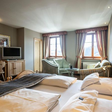 קאסטלרוטו Hotel Zum Turm מראה חיצוני תמונה
