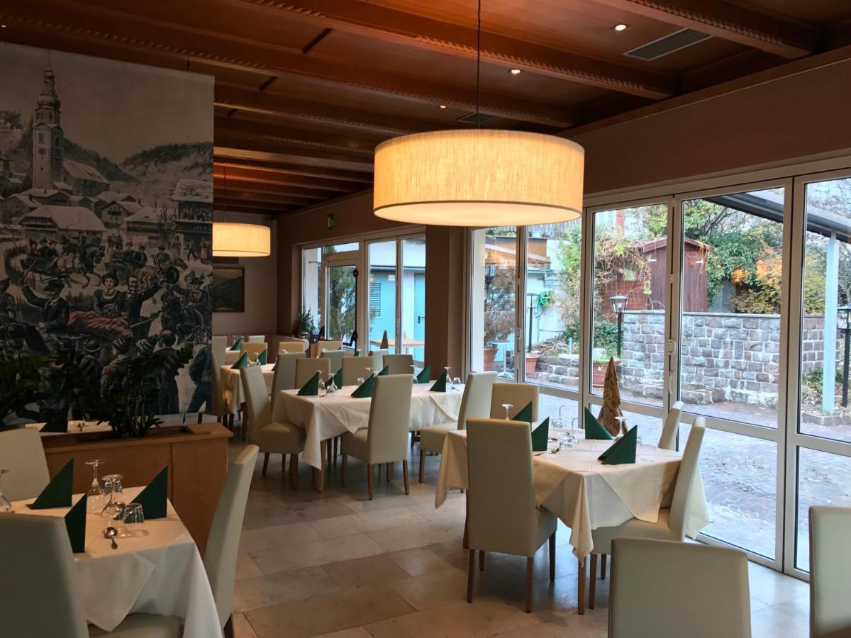 קאסטלרוטו Hotel Zum Turm מראה חיצוני תמונה