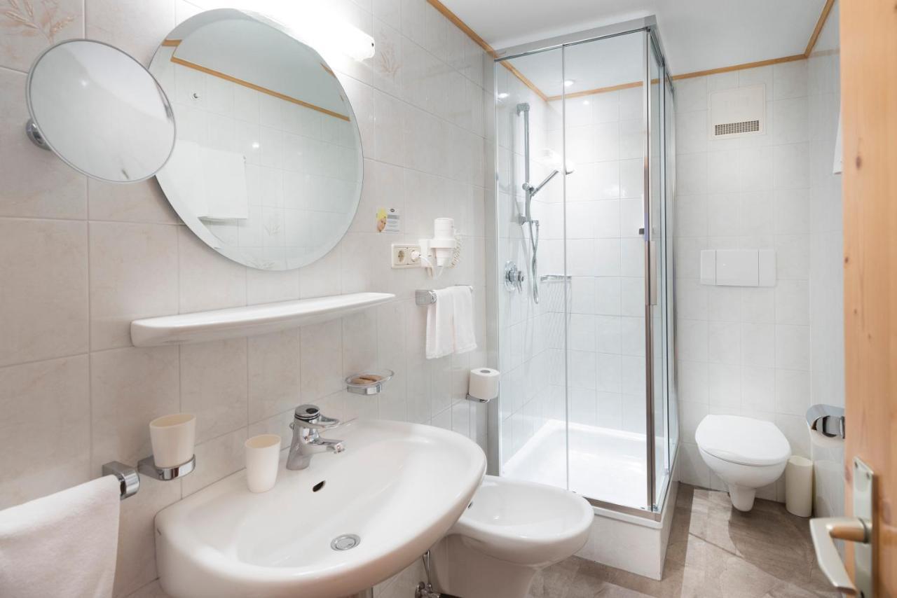 קאסטלרוטו Hotel Zum Turm מראה חיצוני תמונה