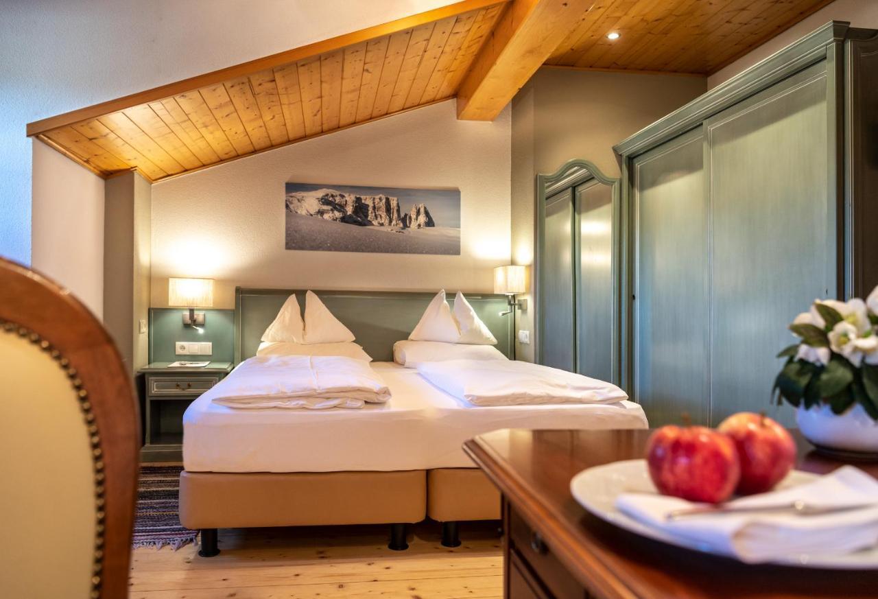 קאסטלרוטו Hotel Zum Turm מראה חיצוני תמונה