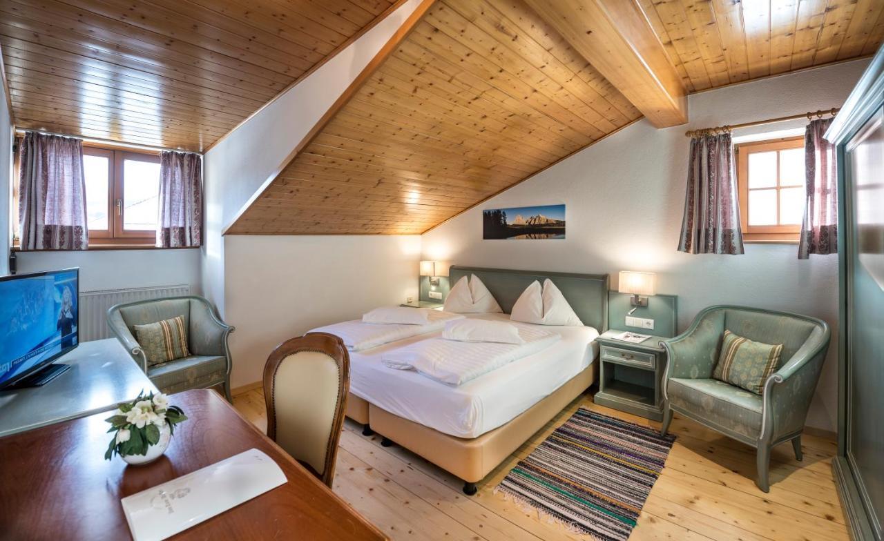 קאסטלרוטו Hotel Zum Turm מראה חיצוני תמונה