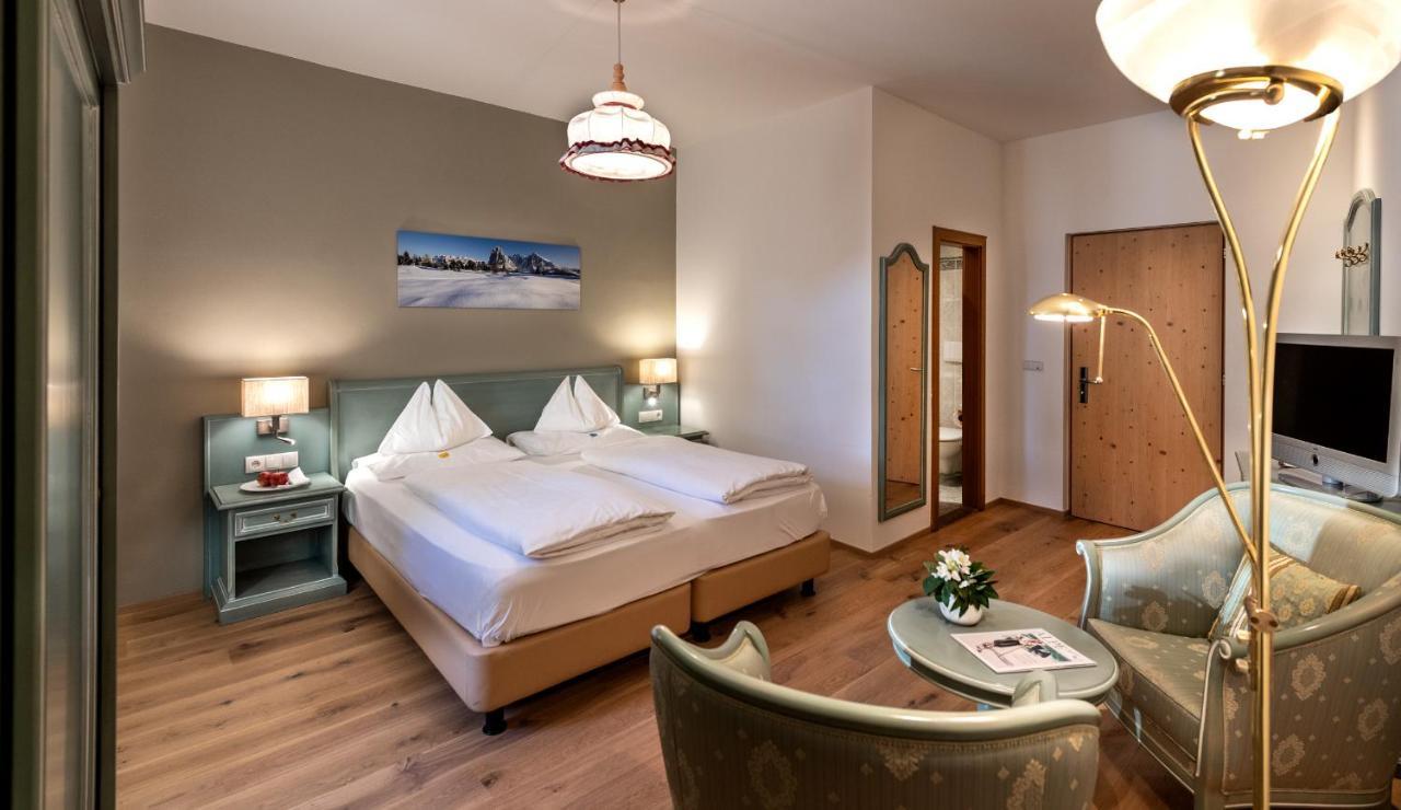 קאסטלרוטו Hotel Zum Turm מראה חיצוני תמונה