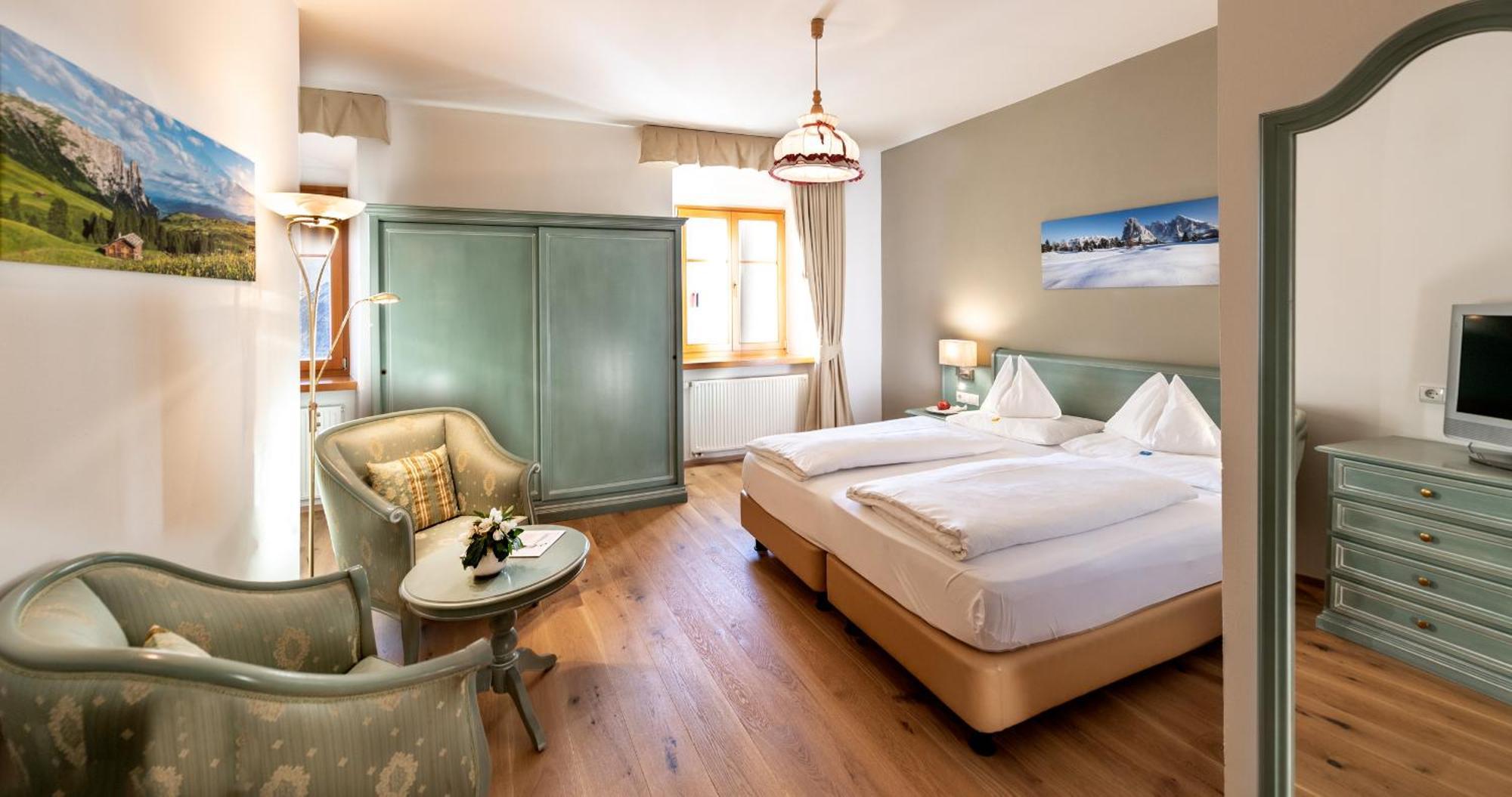 קאסטלרוטו Hotel Zum Turm מראה חיצוני תמונה